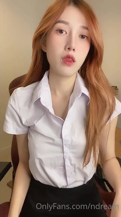 頂級身材ndream 兩個大奶子和粉嫩一線天嫩穴真的極品！~ 21